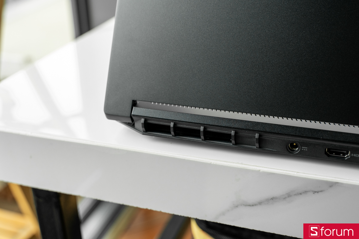 Cạnh Acer Nitro V 16S AI ProPanel