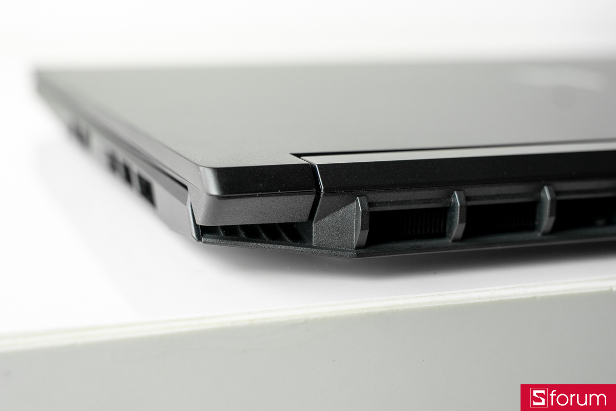 Góc bản lề trên Acer Nitro V 16S AI ProPanel