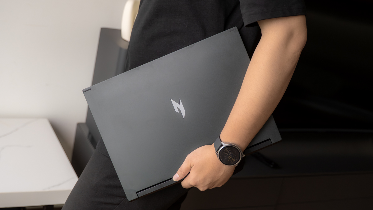 Trên tay Acer Nitro V 16S AI ProPanel: Laptop gaming mỏng, RTX 5060 chiến game khỏe, giá 42.9 triệu