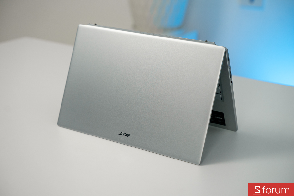 Mặt lưng Acer Swift Go 14 AI
