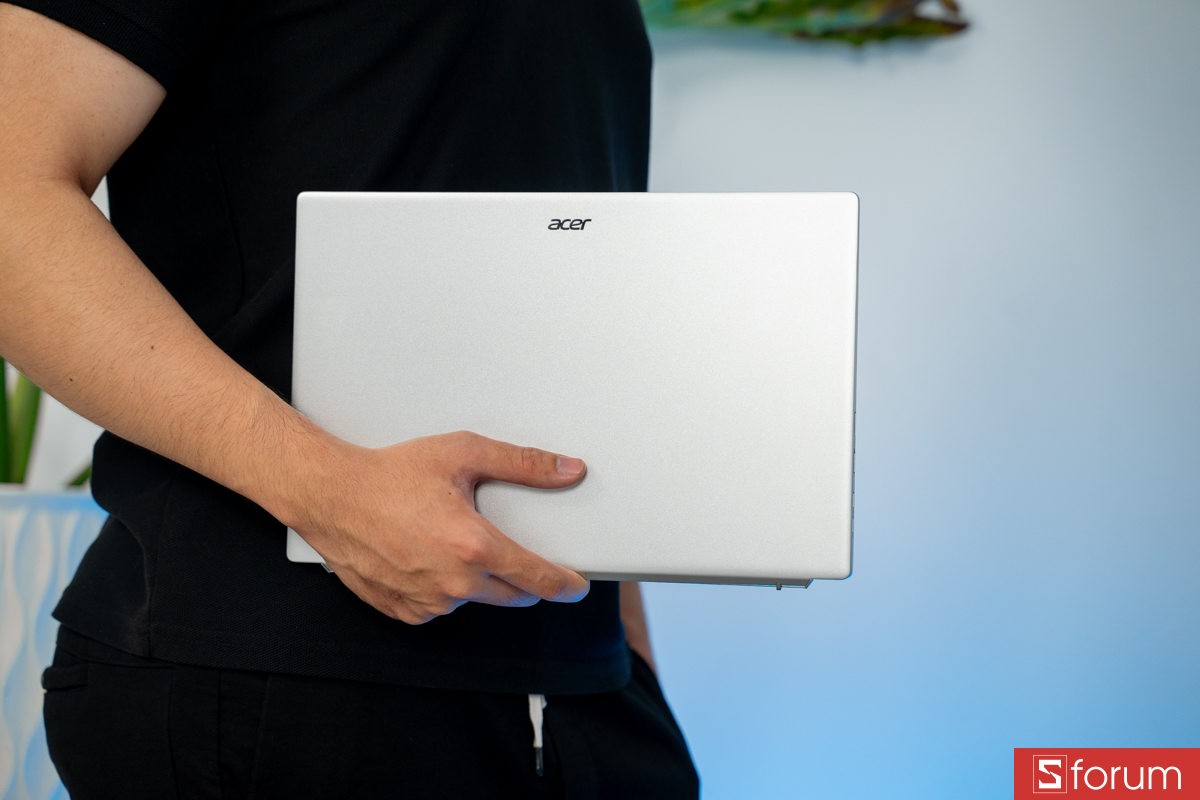 Trên tay Acer Swift Go 14 AI