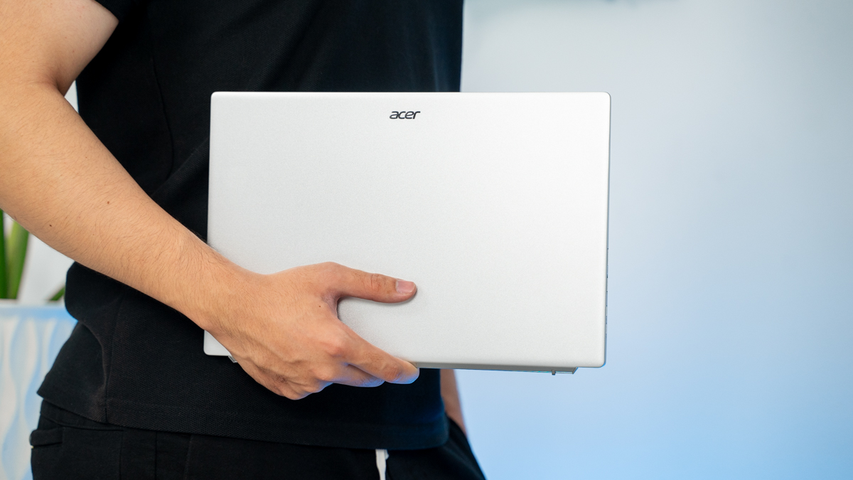 Không thể phủ nhận! Dưới 20 triệu, đây là ultrabook chạy deadline "ngon" nhất của nhà Acer!
