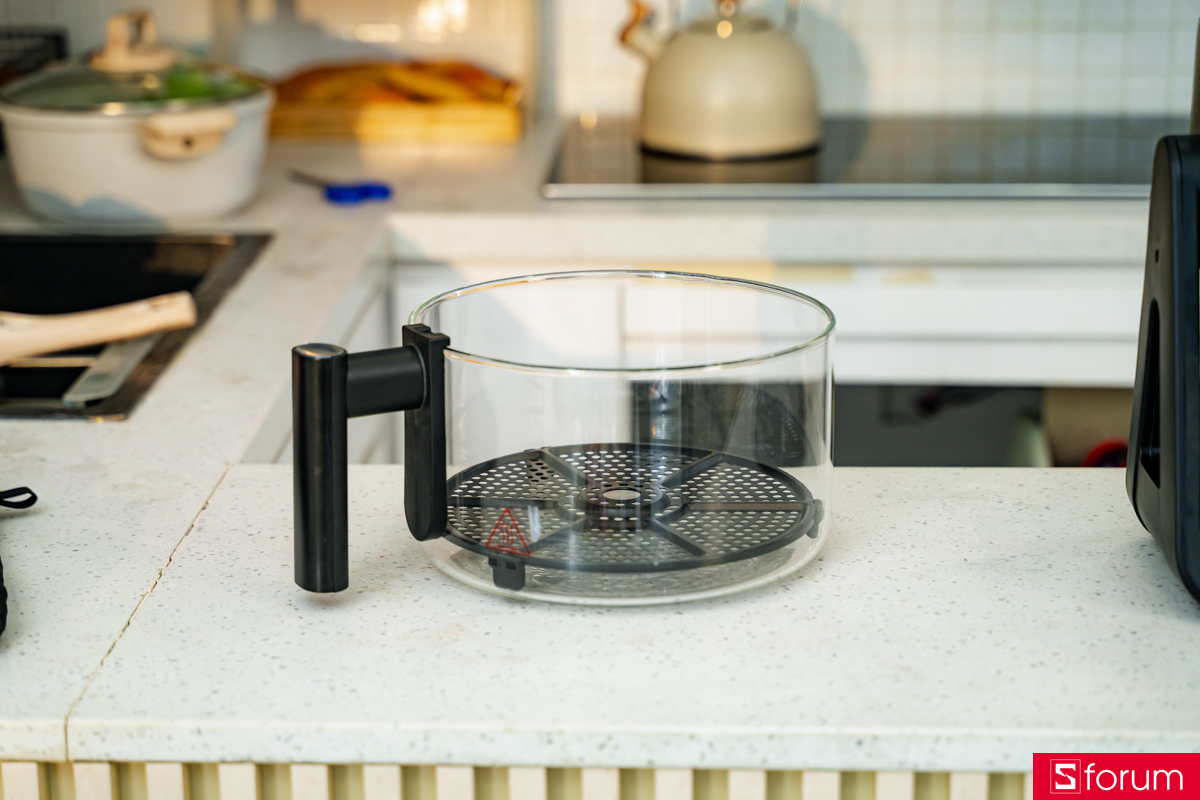 Ngăn chiên dung tích 5.5 L làm từ thủy tinh trong suốt
