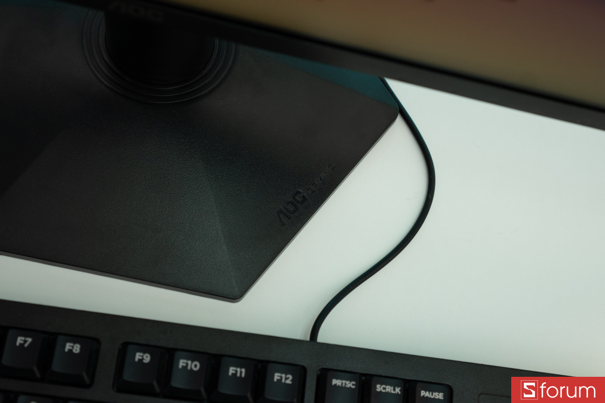 Thiết kế chân đế AOC 27G50Z