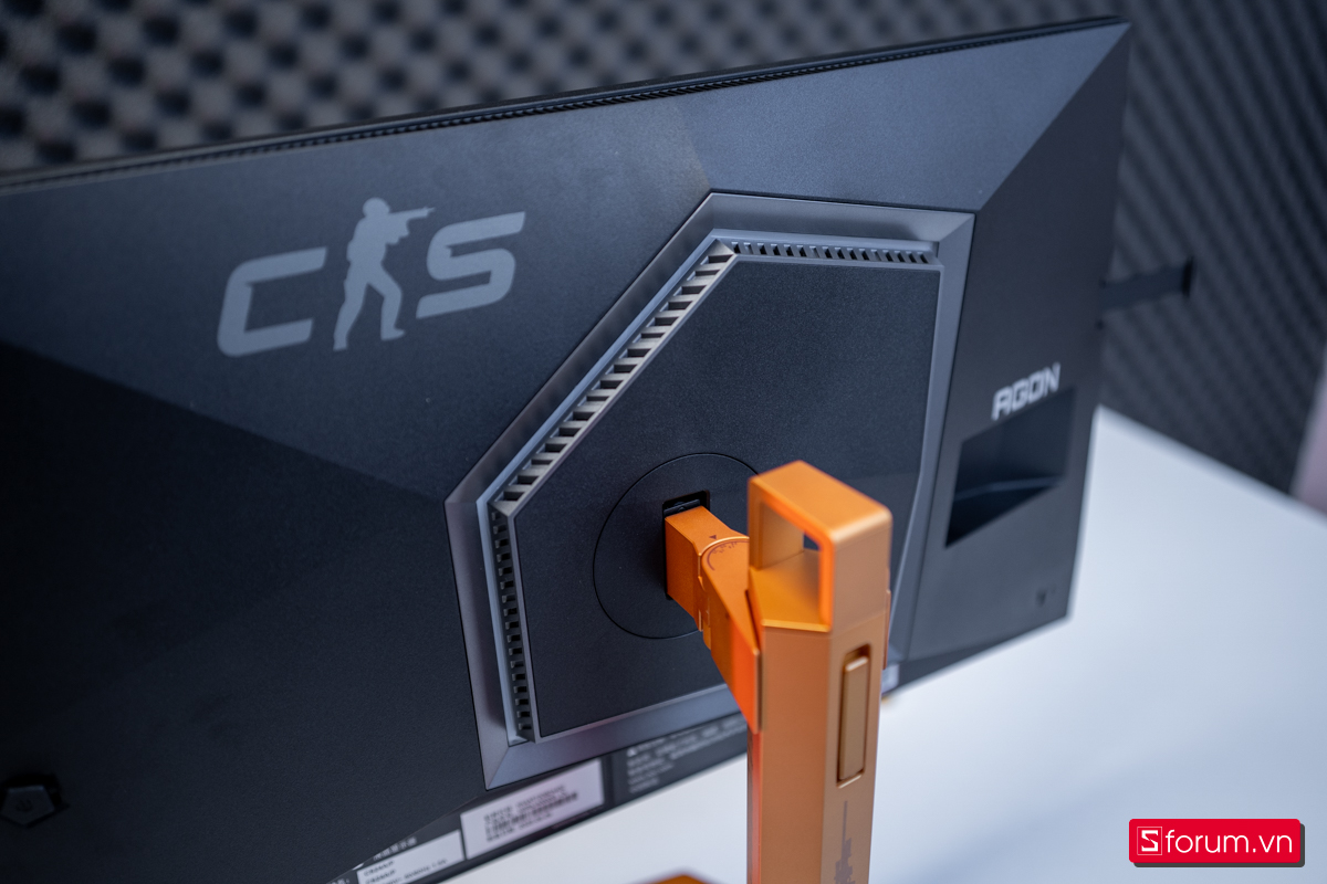 Mặt lưng AOC AGON CS24A