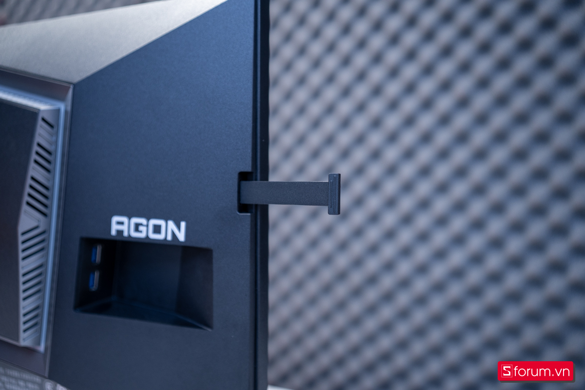 Giá treo tai nghe cạnh phải màn hình AOC AGON CS24A