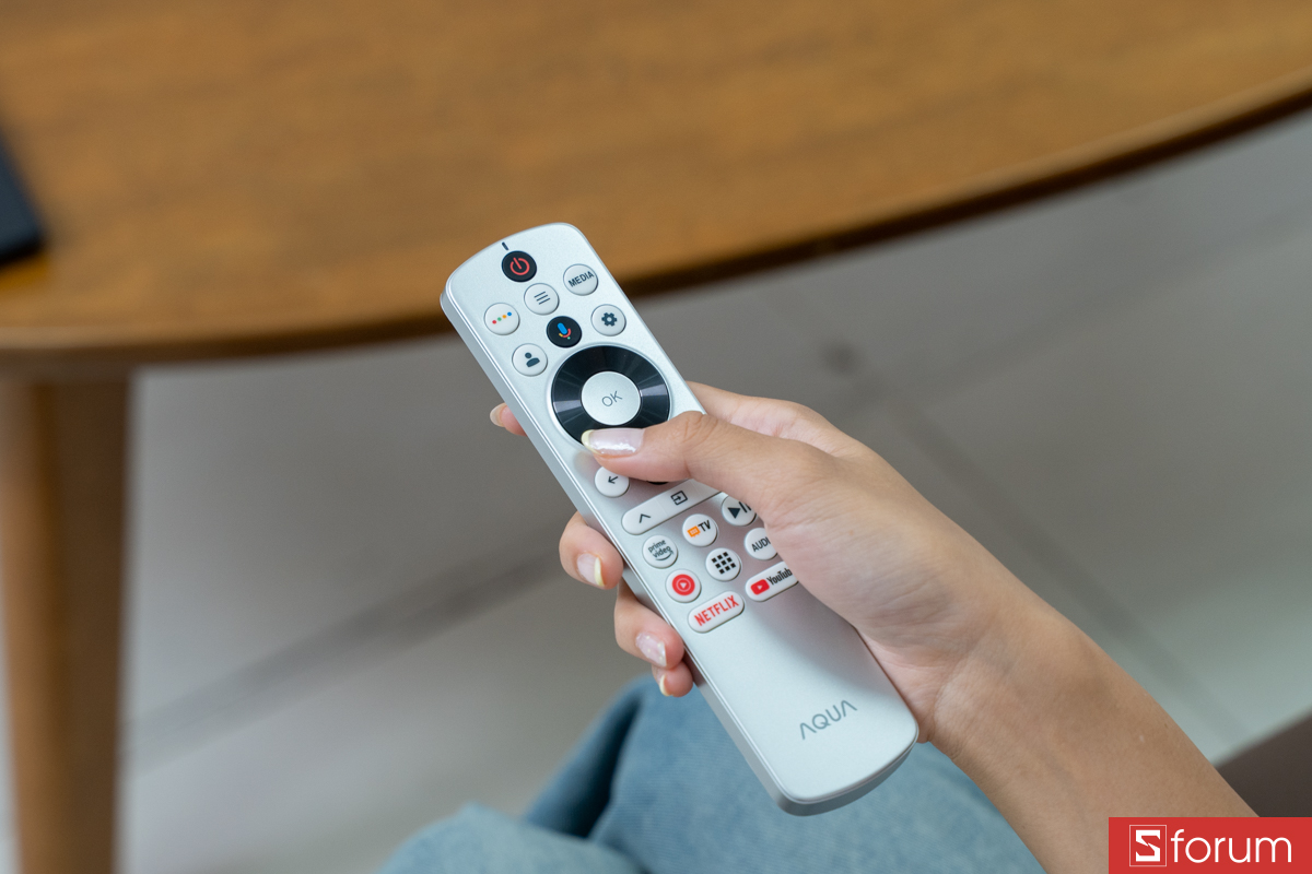 Remote của TV AQUA QLED 4K 43 inch