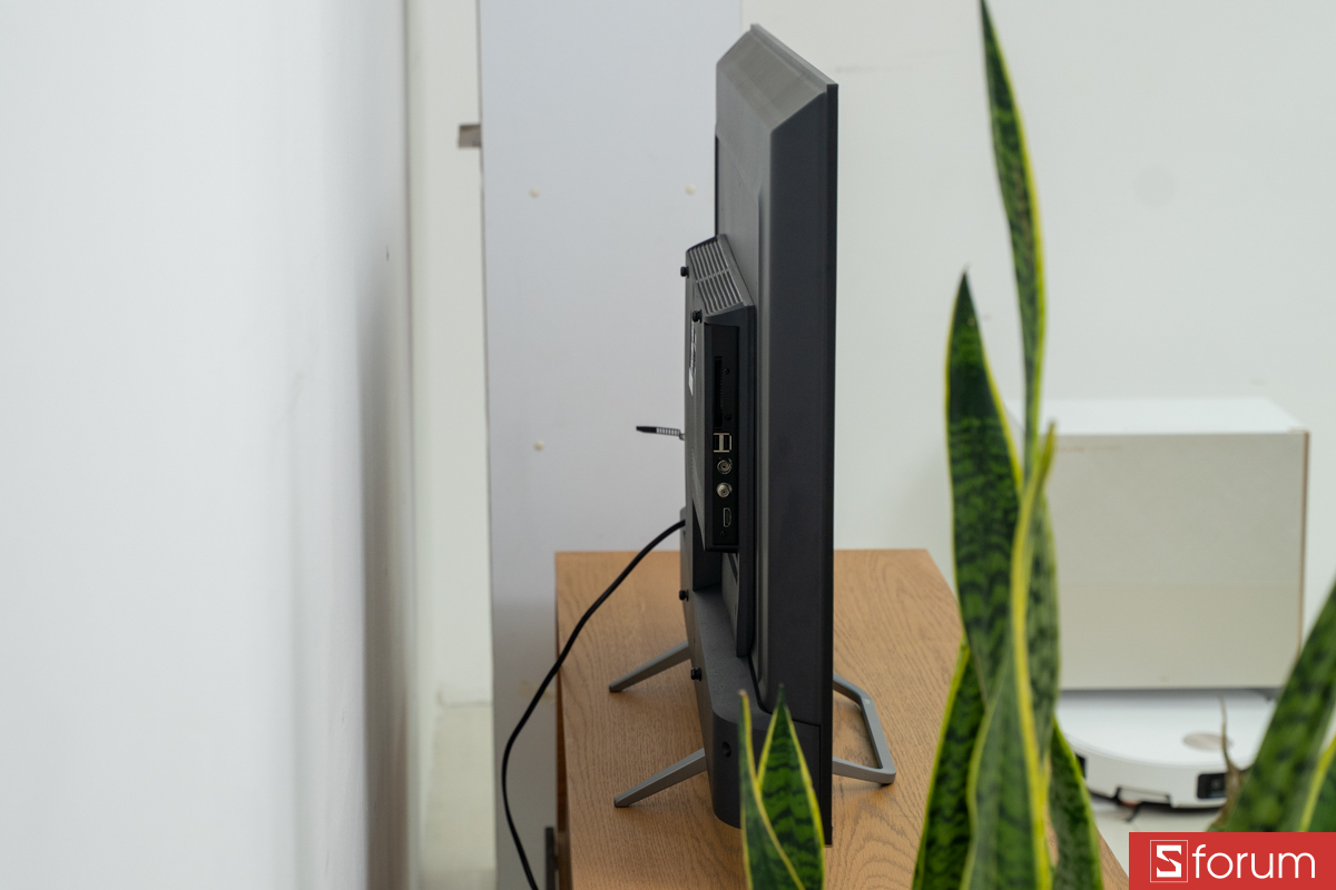 Mặt sau của AQUA QLED 4K 43 inch