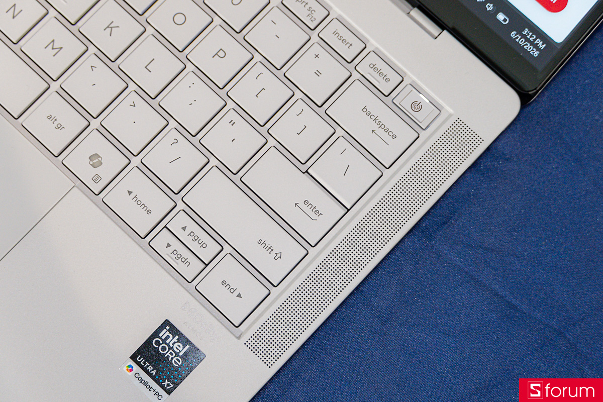 Hệ thống loa trên ASUS ExpertBook Ultra