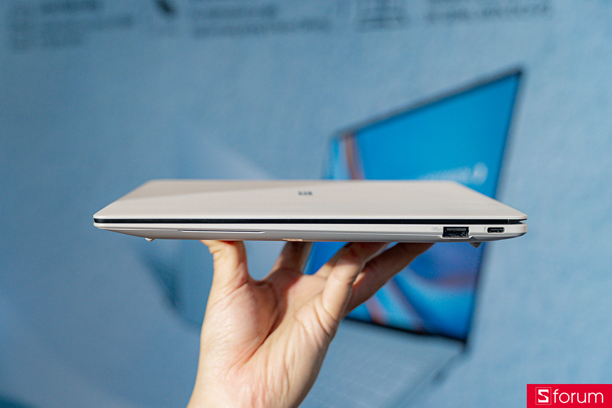 Cổng kết nối trên ASUS ExpertBook Ultra