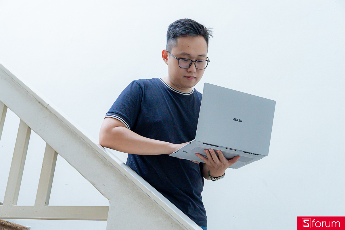 Trên tay ASUS ExpertBook Ultra