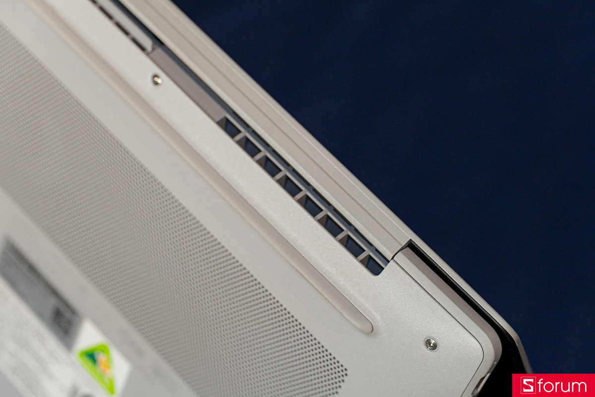 Tản nhiệt trên ASUS ExpertBook Ultra