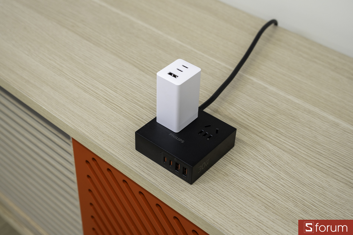 Trên tay ASUS GaN Charger 100W