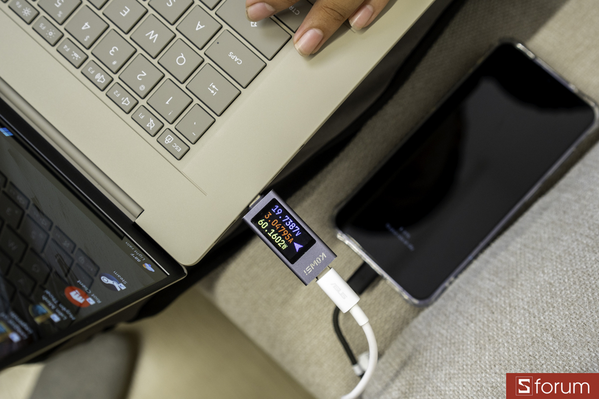 Sạc đa thiết bị trên ASUS GaN Charger 100W