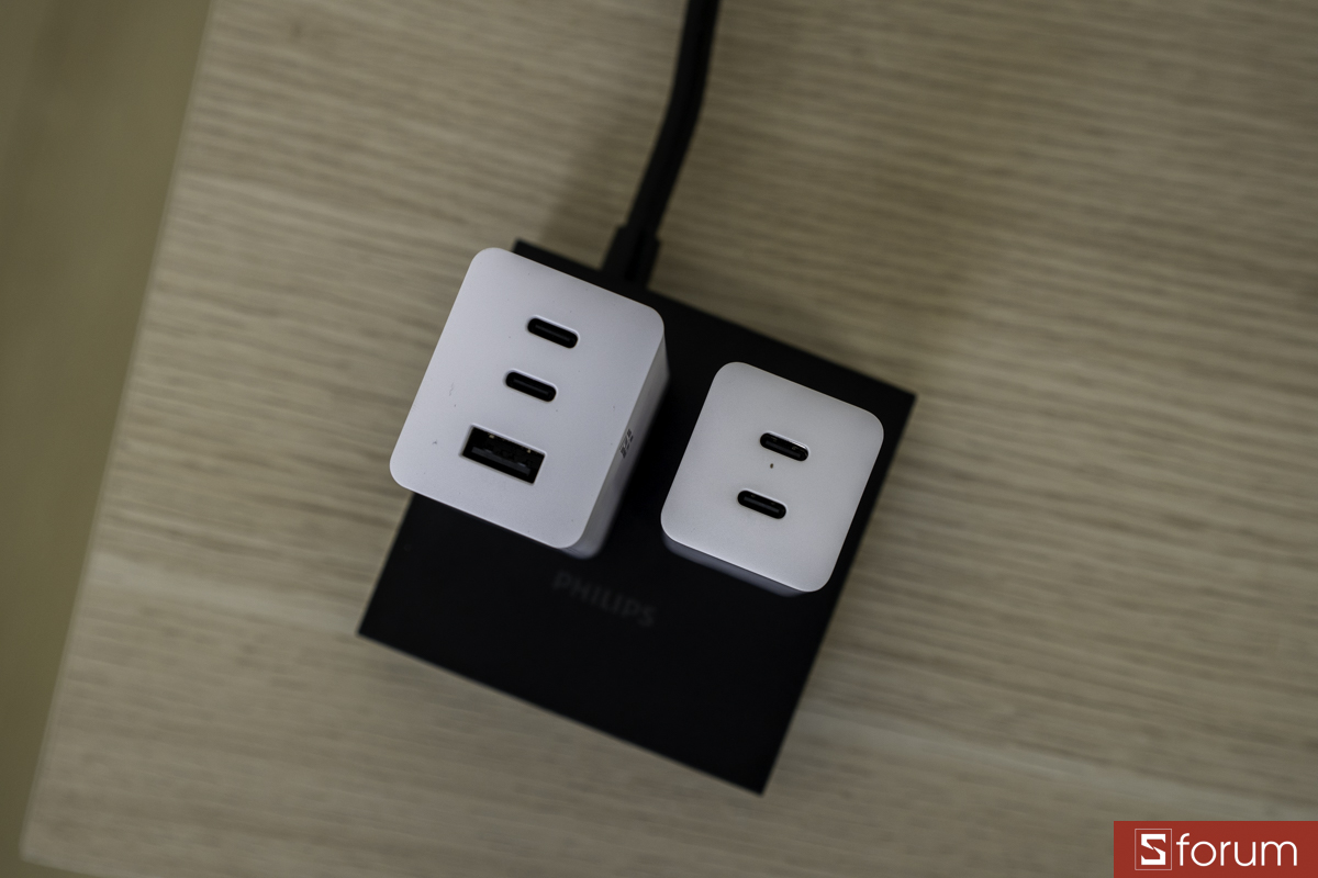 So sánh cổng sạc trên ASUS GaN Charger 65W và 100W