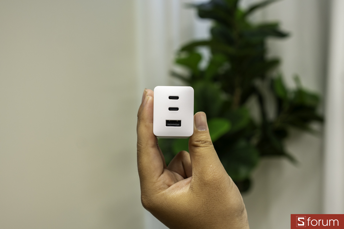 Cổng sạc trên ASUS GaN Charger 100W