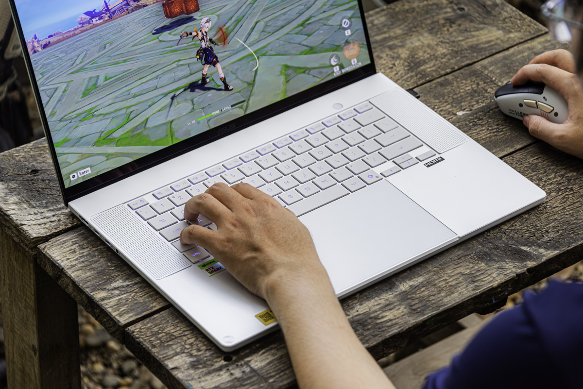 Bàn phím và Touchpad trên ASUS ProArt P16