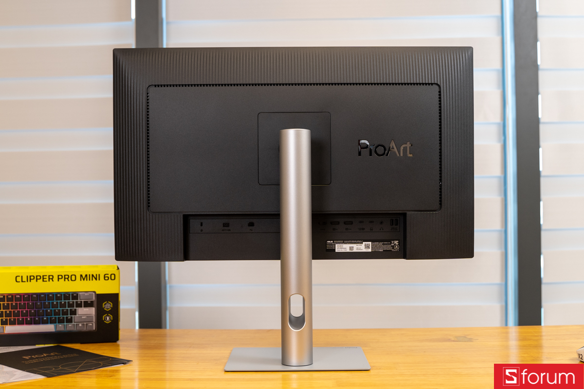 Mặt sau ASUS ProArt PA279CVD