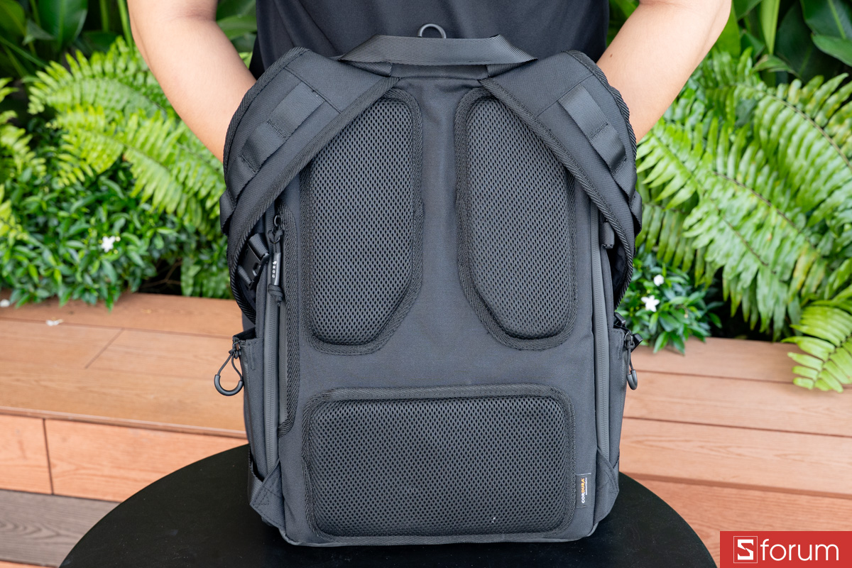 Mặt lưng ASUS ROG Archer Backpack 16