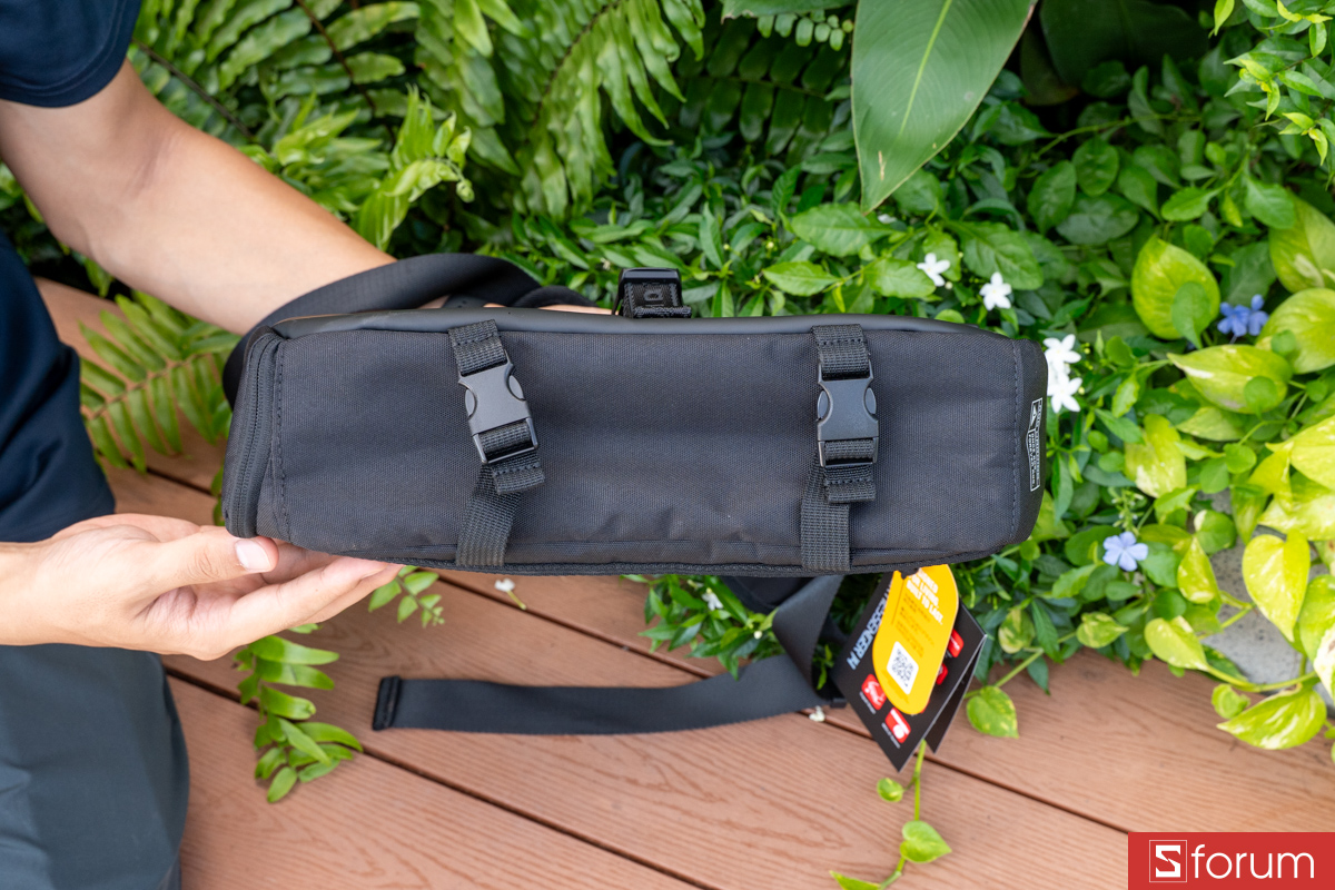 Mặt đáy ASUS ROG Archer Messenger 14