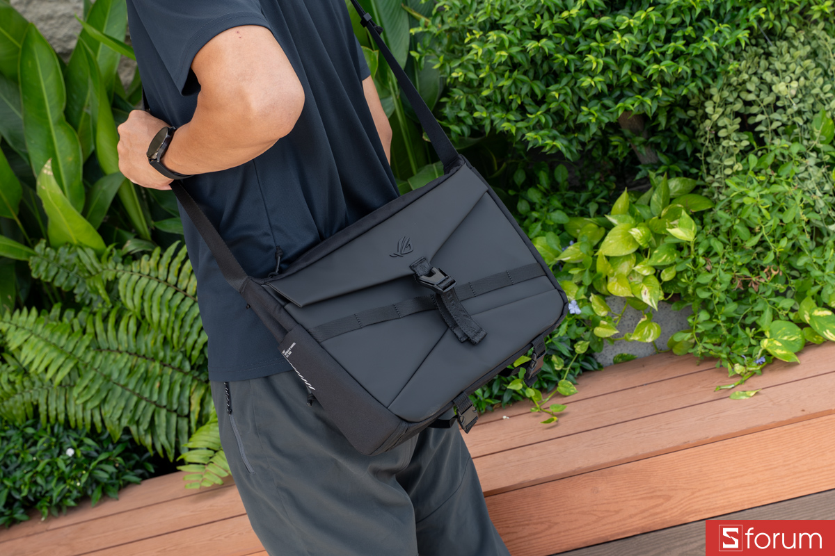 Cảm giác đeo ASUS ROG Archer Messenger 14