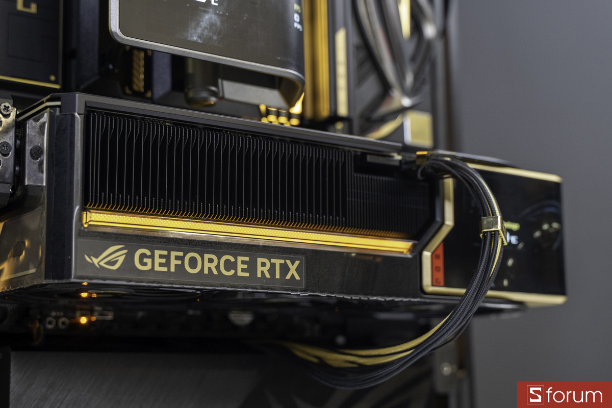 Độ dày của ASUS ROG Astral GeForce RTX 5090 Edition 20