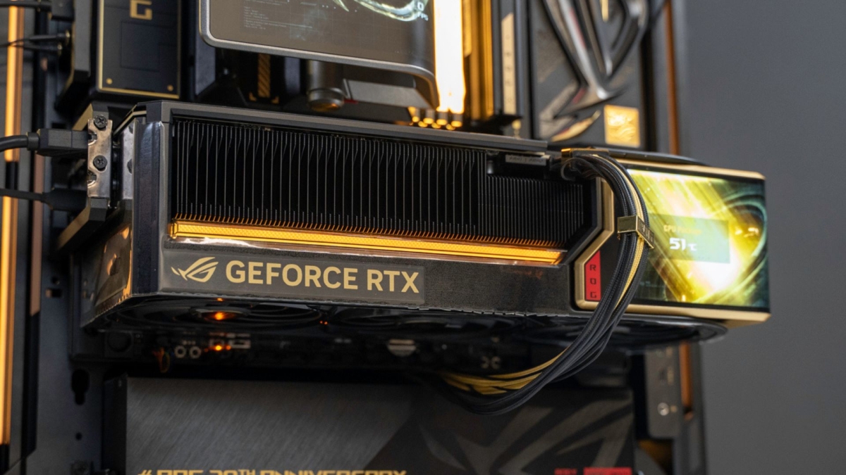Trên tay ROG Astral RTX 5090 bản 20 năm: Kiệt tác lịch sử của ASUS, giá đắt hơn Vinfast VF 2, fan dám "tất tay"?