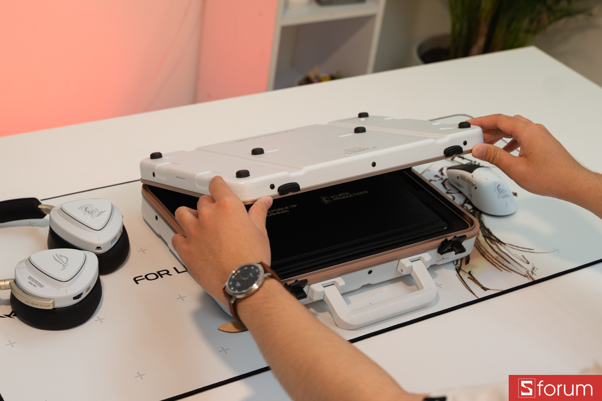 Mở hộp ASUS ROG Flow Z13 KJP