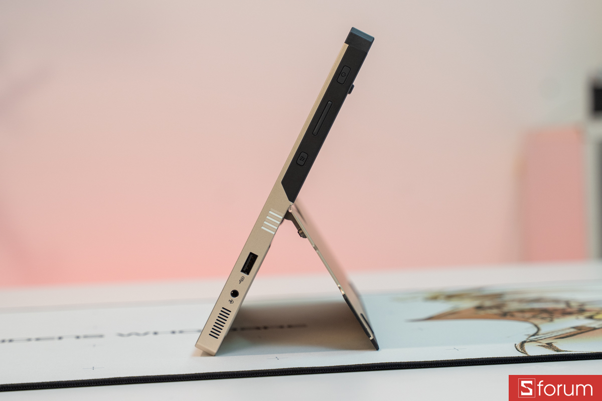 Cạnh phải ASUS ROG Flow Z13 KJP