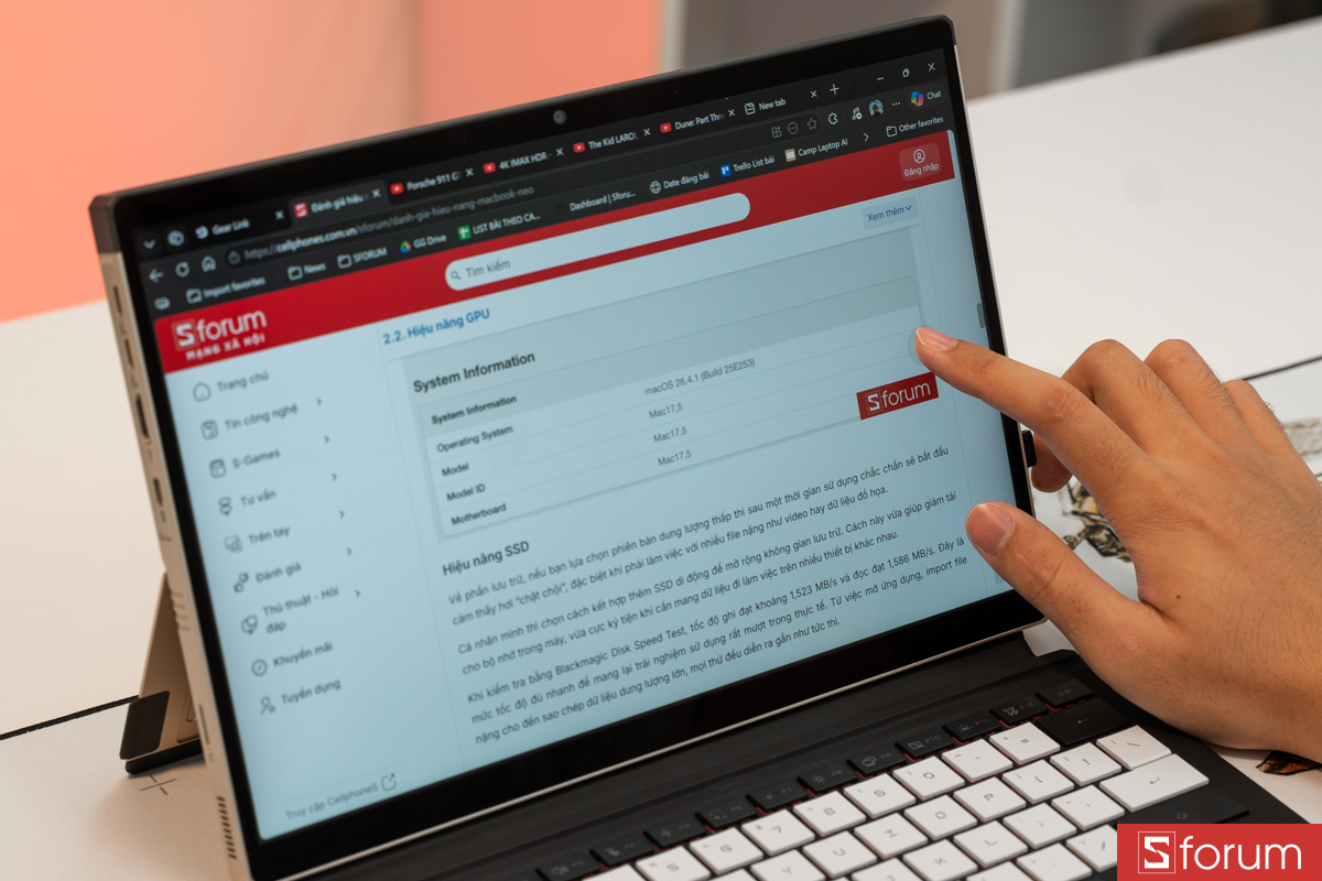 Màn hình ASUS ROG Flow Z13 KJP hỗ trợ cảm ứng