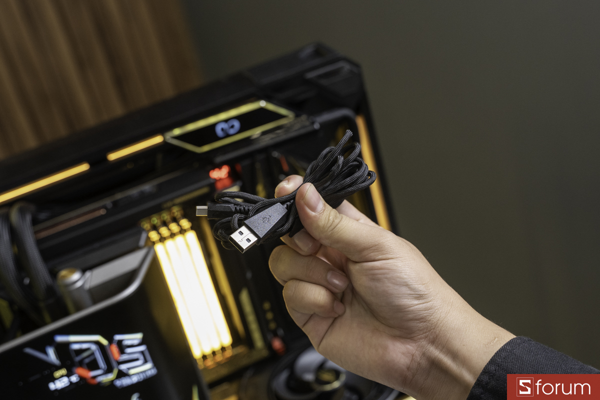 Cáp USB-A to C đi kèm ASUS ROG Harpe II Extreme Edition 20