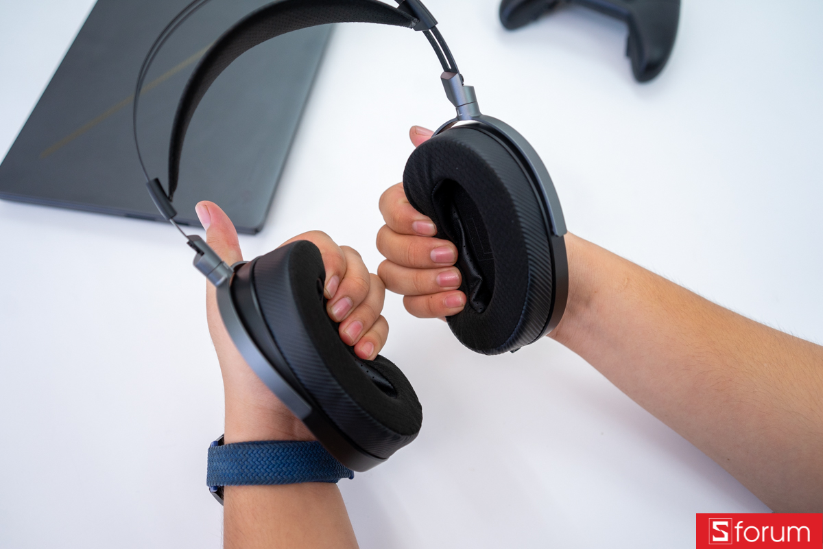 Đệm tai nghe trên ASUS ROG Kithara
