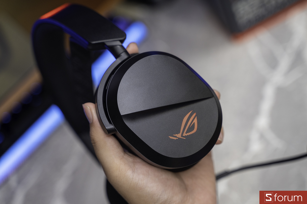 Củ tai ASUS ROG Pelta Core