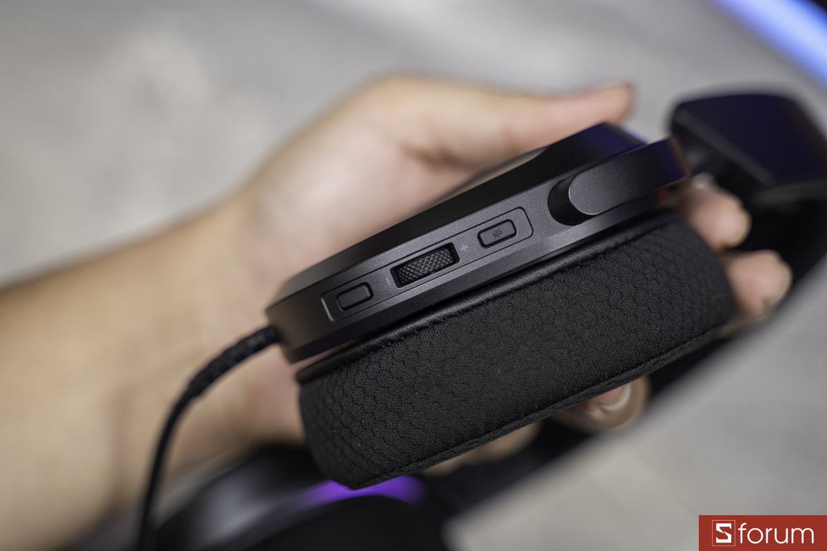 Phím bấm chức năng trên ASUS ROG Pelta Core
