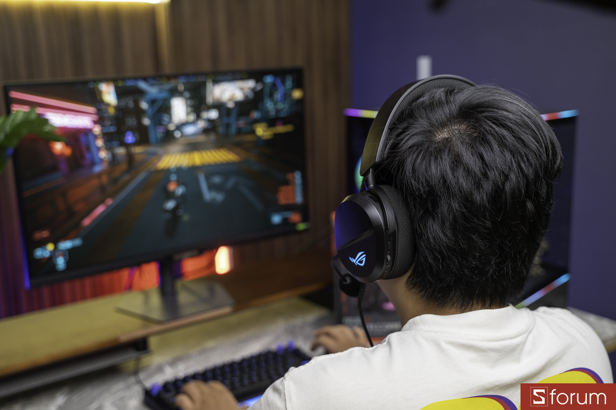 Gaming cùng ASUS ROG Pelta Core