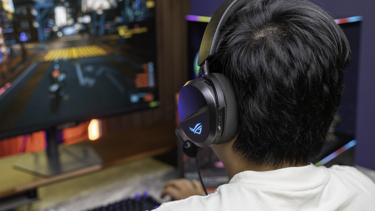 Trên tay ASUS ROG Pelta Core: Tai nghe gaming 2.69 triệu giúp bạn "bắt bài" mọi tiếng bước chân!