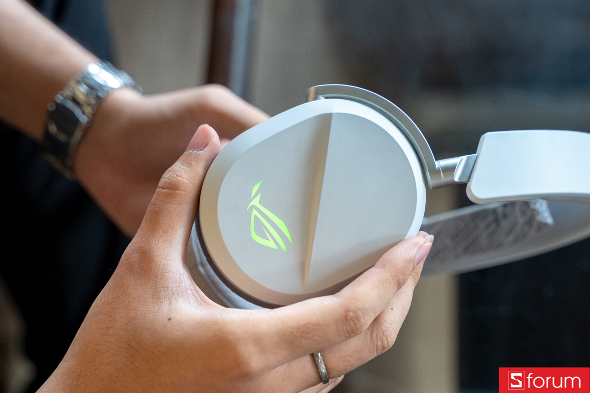 Thiết kế ASUS ROG Pelta
