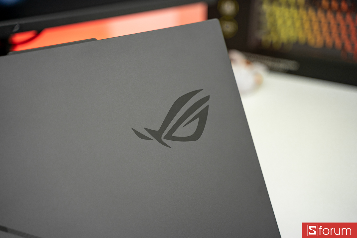 Logo ROG trên ASUS ROG Strix G16