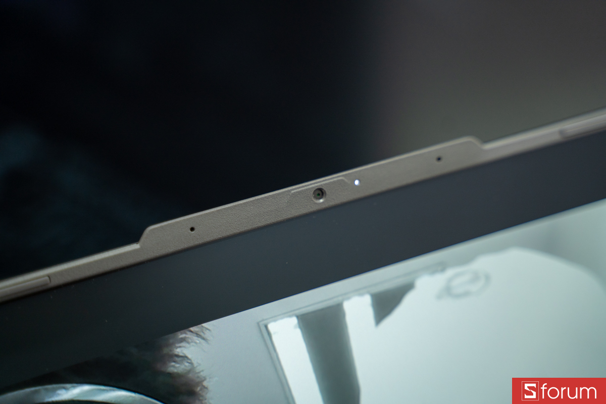 Webcam và micro trên ASUS ROG Strix G16