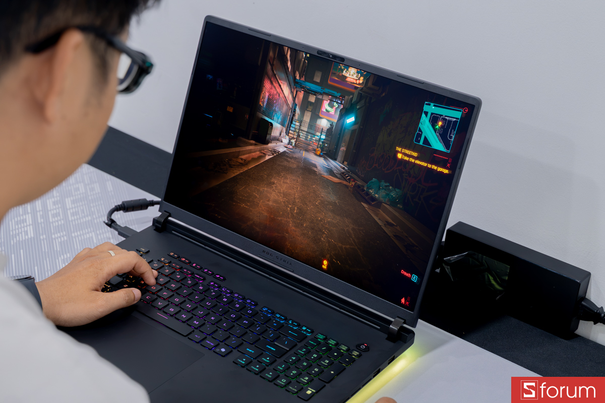 Chơi game trên ROG Strix Scar 18 2026