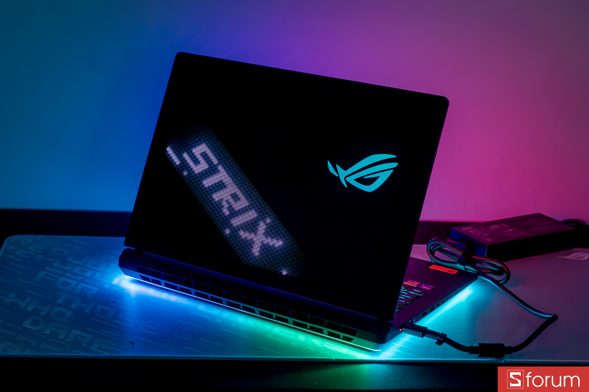 Thiết kế mặt lưng ROG Strix Scar 18 2026