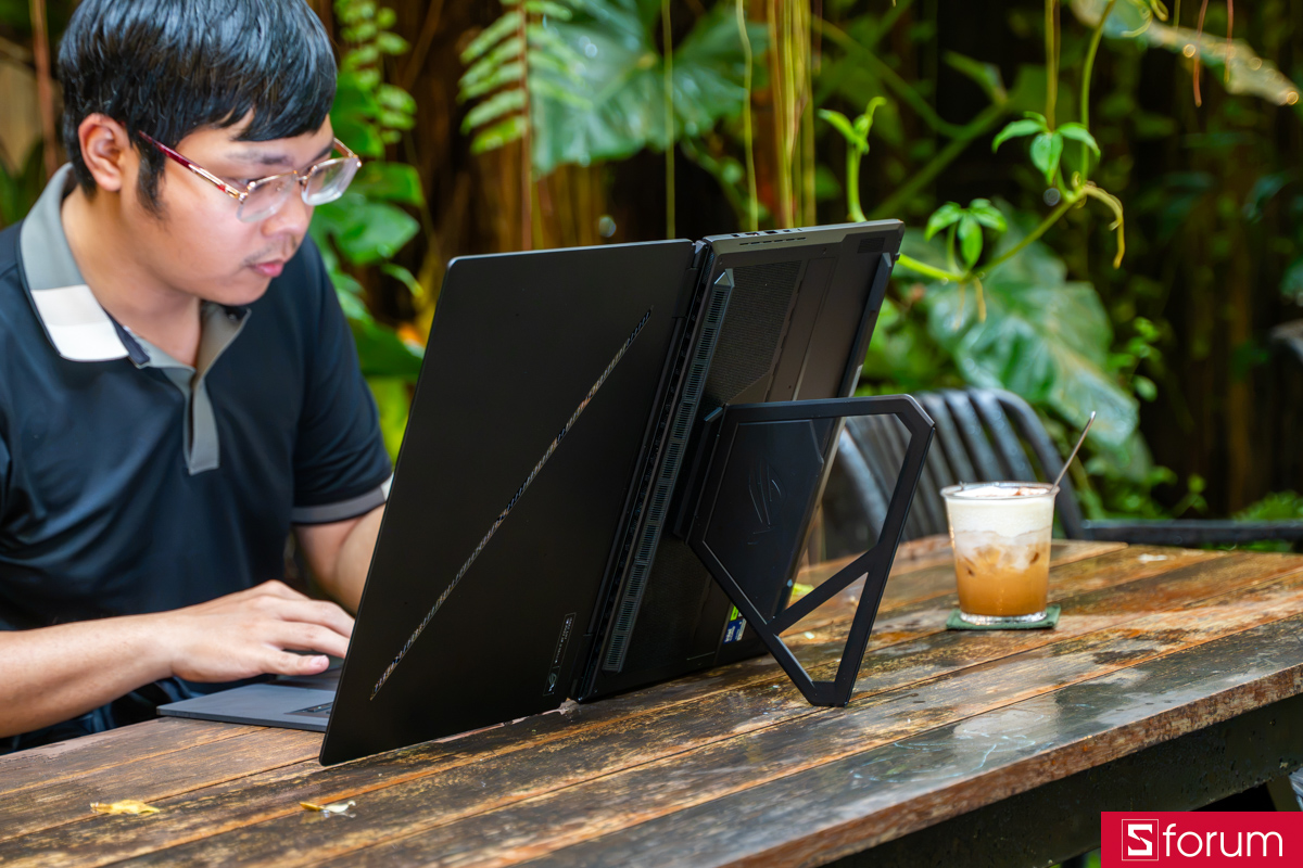 Thời lượng pin trên ASUS ROG Zephyrus Duo