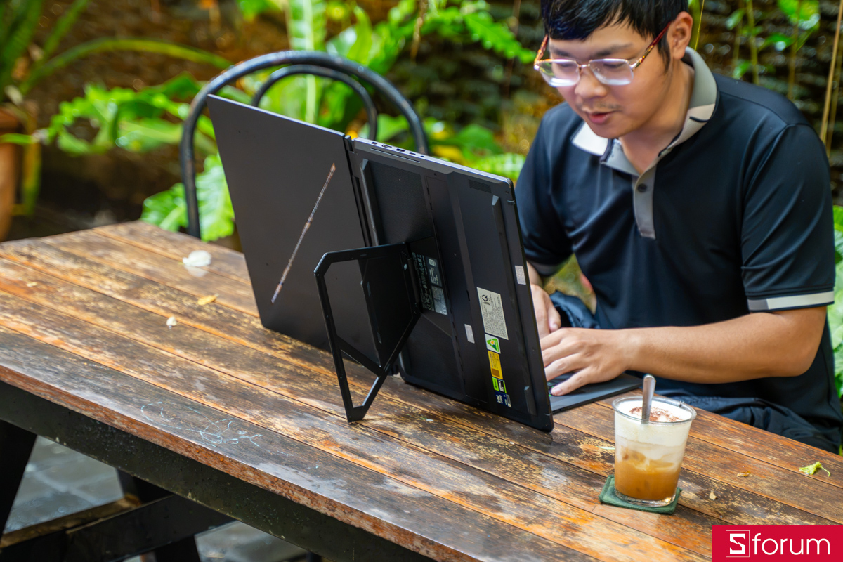 Liệu ASUS ROG Zephyrus Duo có đáng mua?
