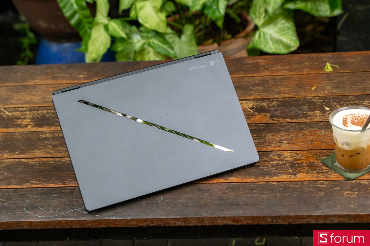 Ngoại hình ASUS ROG Zephyrus Duo 2026