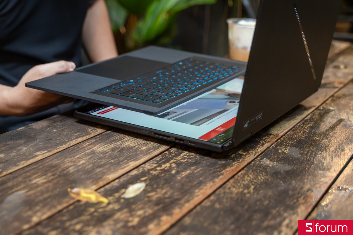 Bàn phím và touchpad không dây trên ASUS ROG Zephyrus Duo 2026
