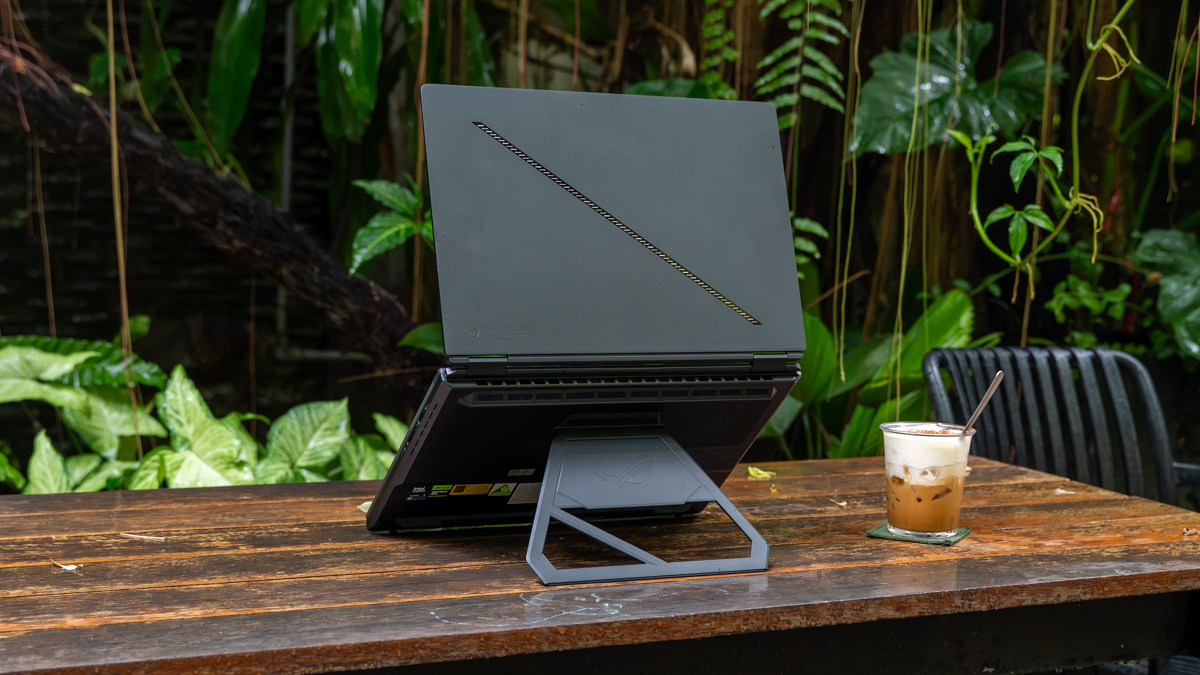 Trên tay ASUS ROG Zephyrus Duo 2026: Laptop gaming 189 triệu sở hữu 2 màn OLED và cấu hình "hủy diệt" mọi giới hạn