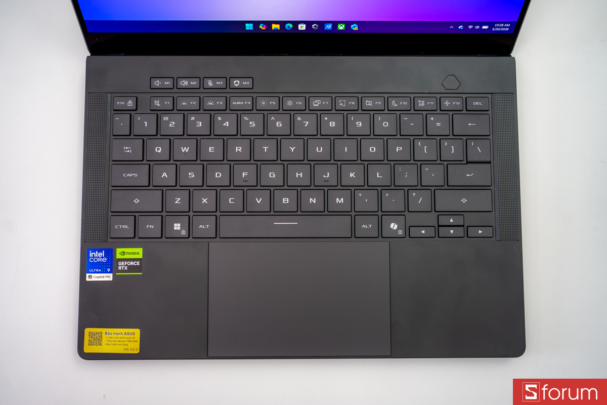 Bàn phím và trackpad ASUS ROG Zephyrus G14 2026