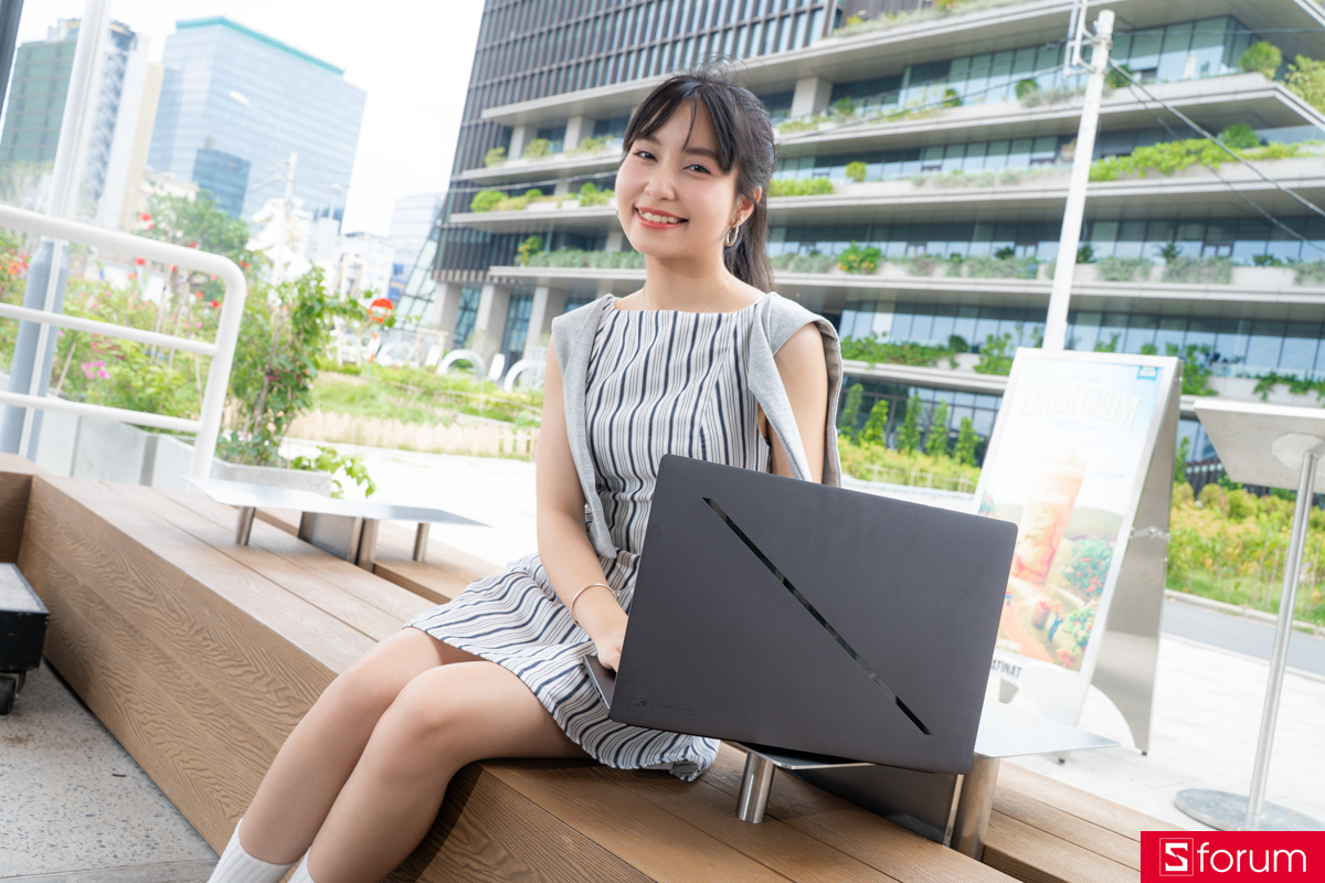 Thiết kế của ASUS ROG Zephyrus G16 2026