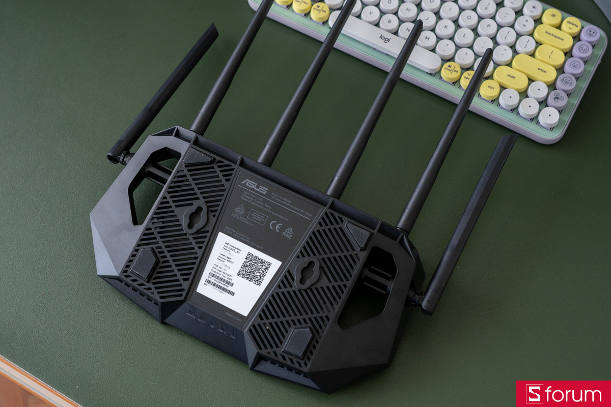 Mặt sau ASUS TUF BE6500