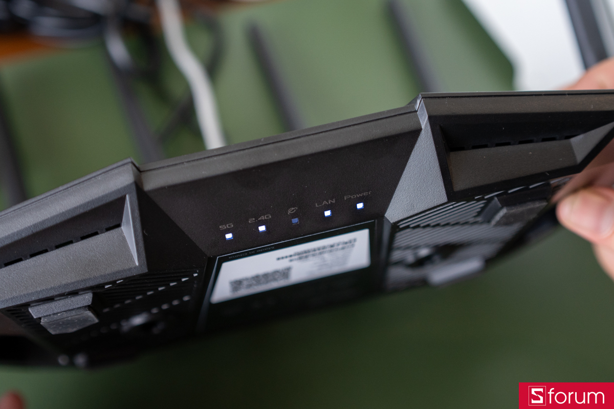 Đèn báo hiệu trên ASUS TUF BE6500